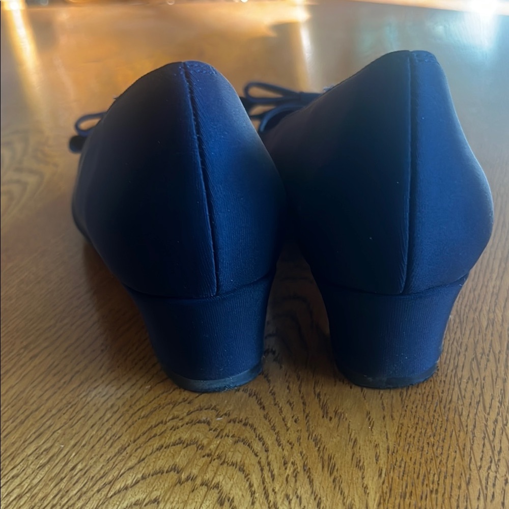 Vaneli Navy Heels with Bow Accent - Picture 5 of 10